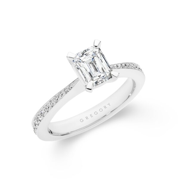 True-Love-Tycoon-8-and-Round-Brilliant-Cut-Ring-A2191-Img-2
