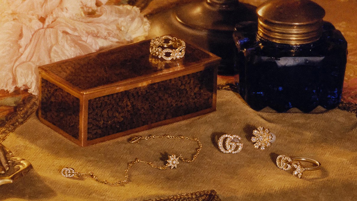 gucci_gregory_flora-yellow_still-life_no-logo_1208x680