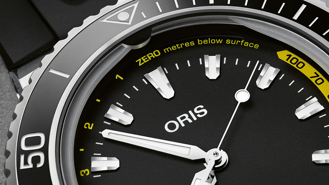 ORIS Aquis Depth Gauge Automatic Black Dial 46mm Bracelet | 01-733-7755-4154-set