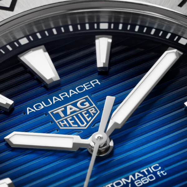TAG Heuer Aquaracer Professional 200 Date Automatic 40mm Blue Dial Bracelet WBP2111.BA0627