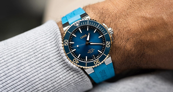 Oris Aquis Date 400 Bi Colour watch