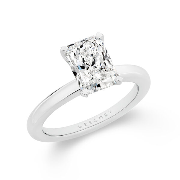 Beautiful Diamond engagement ring WG R7