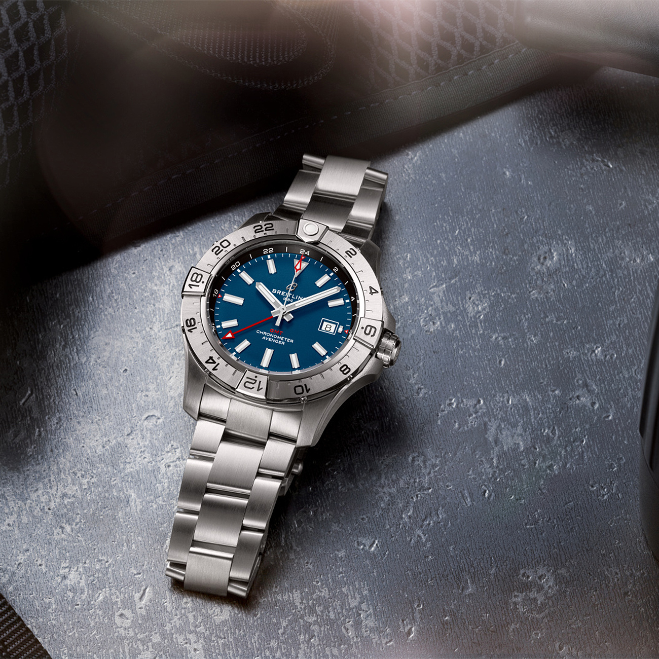 Breitling Avenger GMT 44mm