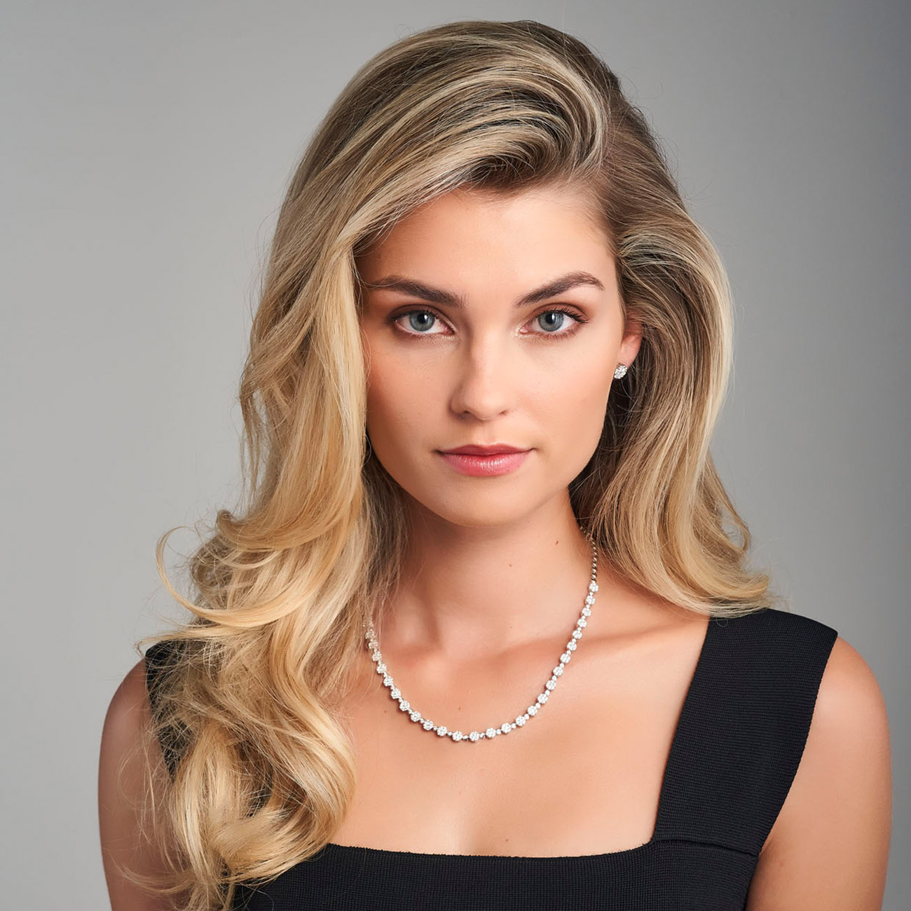 Cluster Set Diamond Necklace In 18K White Gold