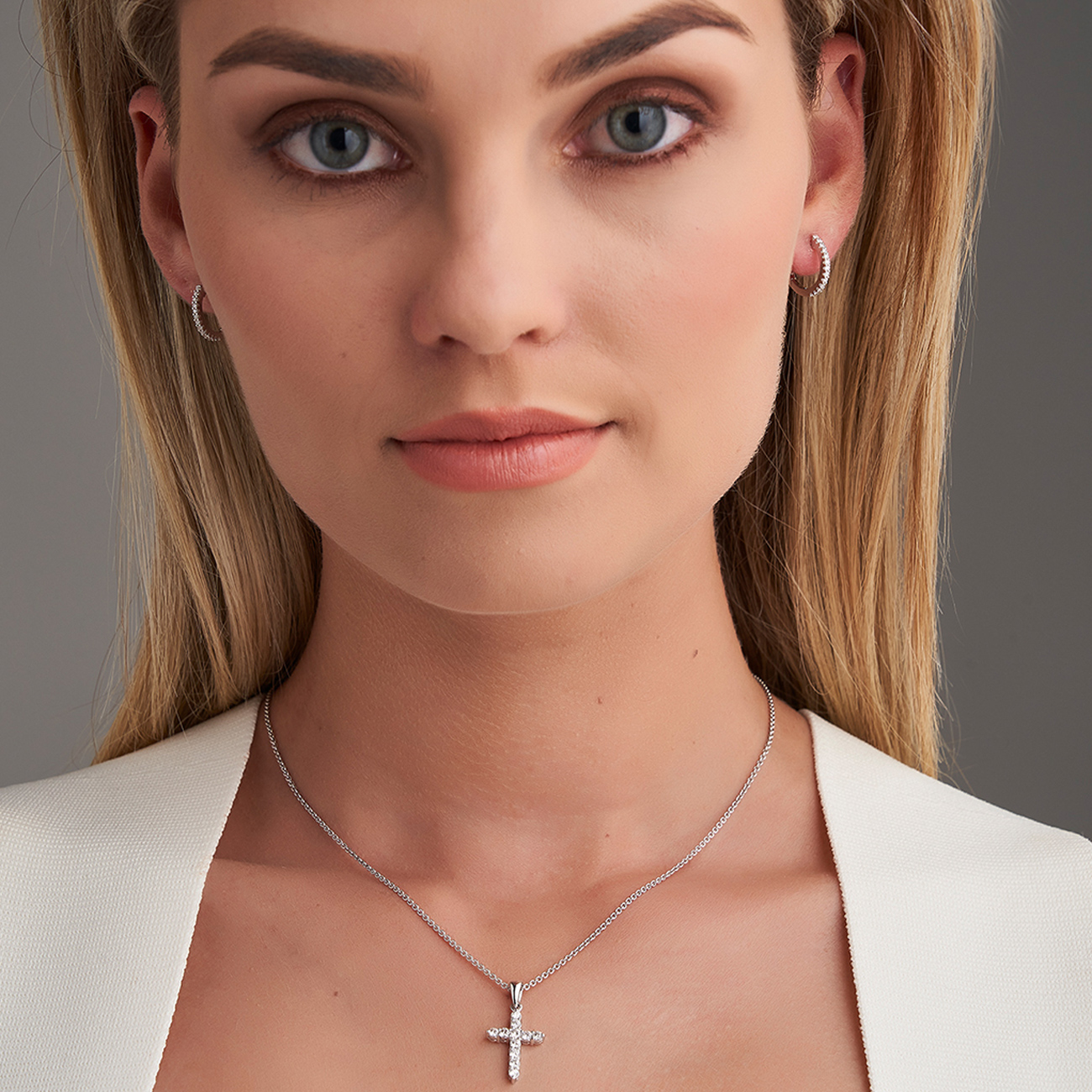 18K White Gold Claw Set Diamond Pointed Cross Pendant &#8211; Small