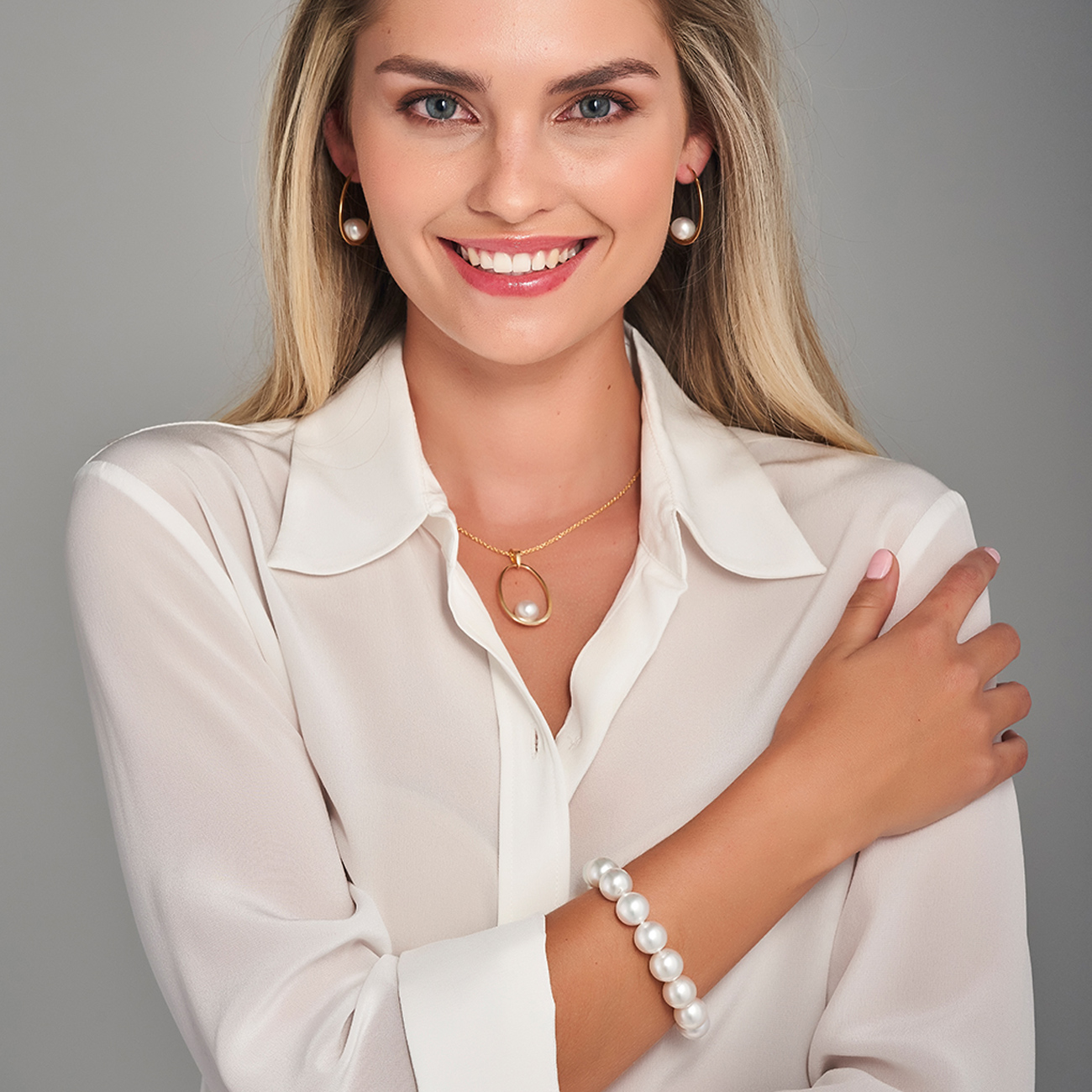 Allure South Sea Pearl Looped Oval Pendant