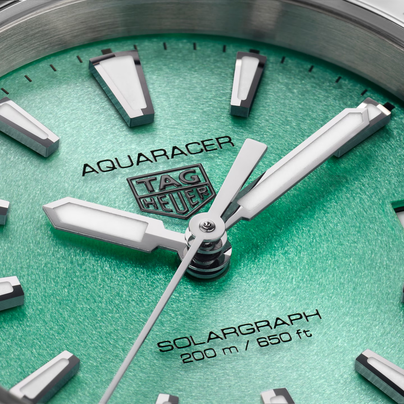 TAG Heuer Aquaracer Professional 200 Solargraph 34mm