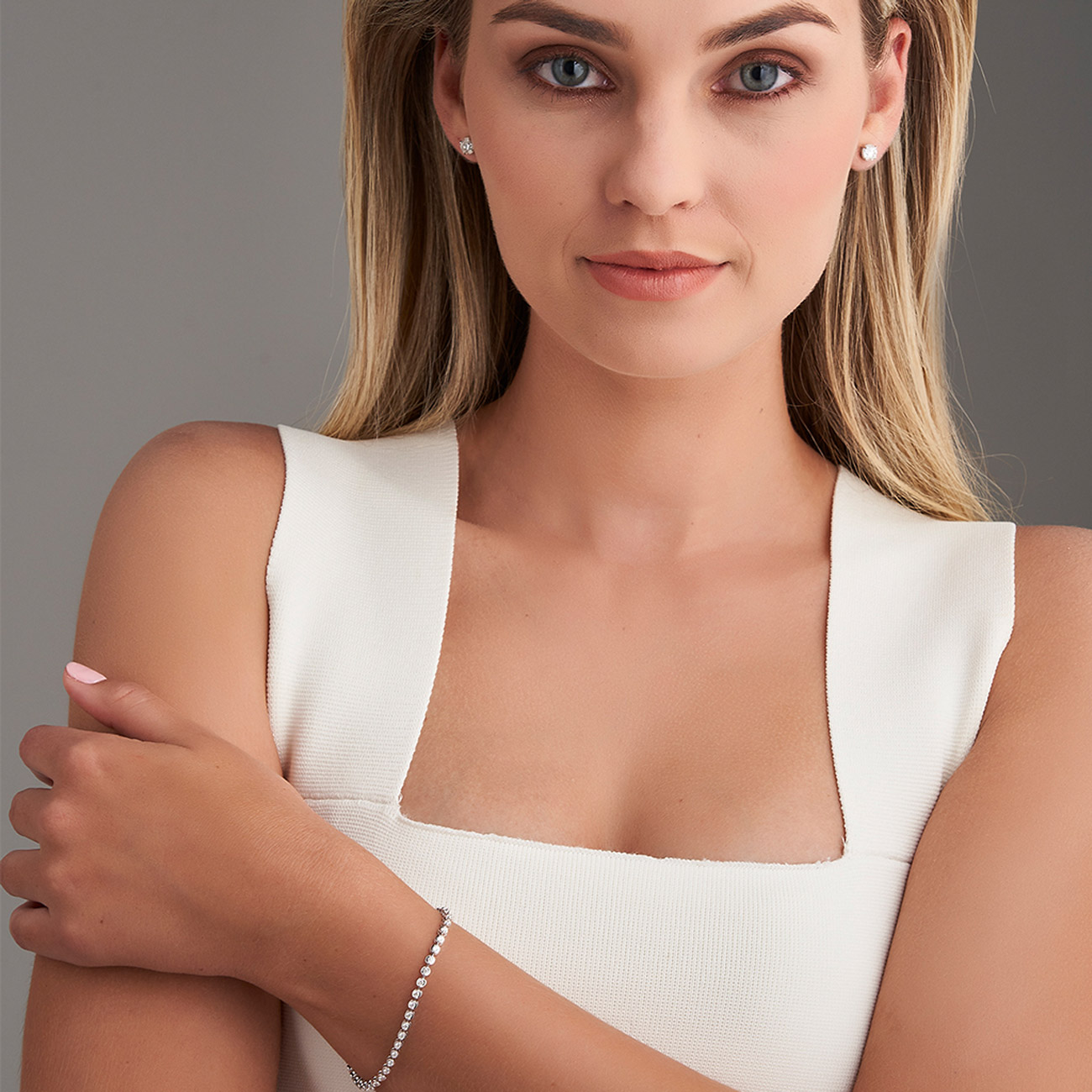 Classic Diamond Bracelet In 18K White Gold