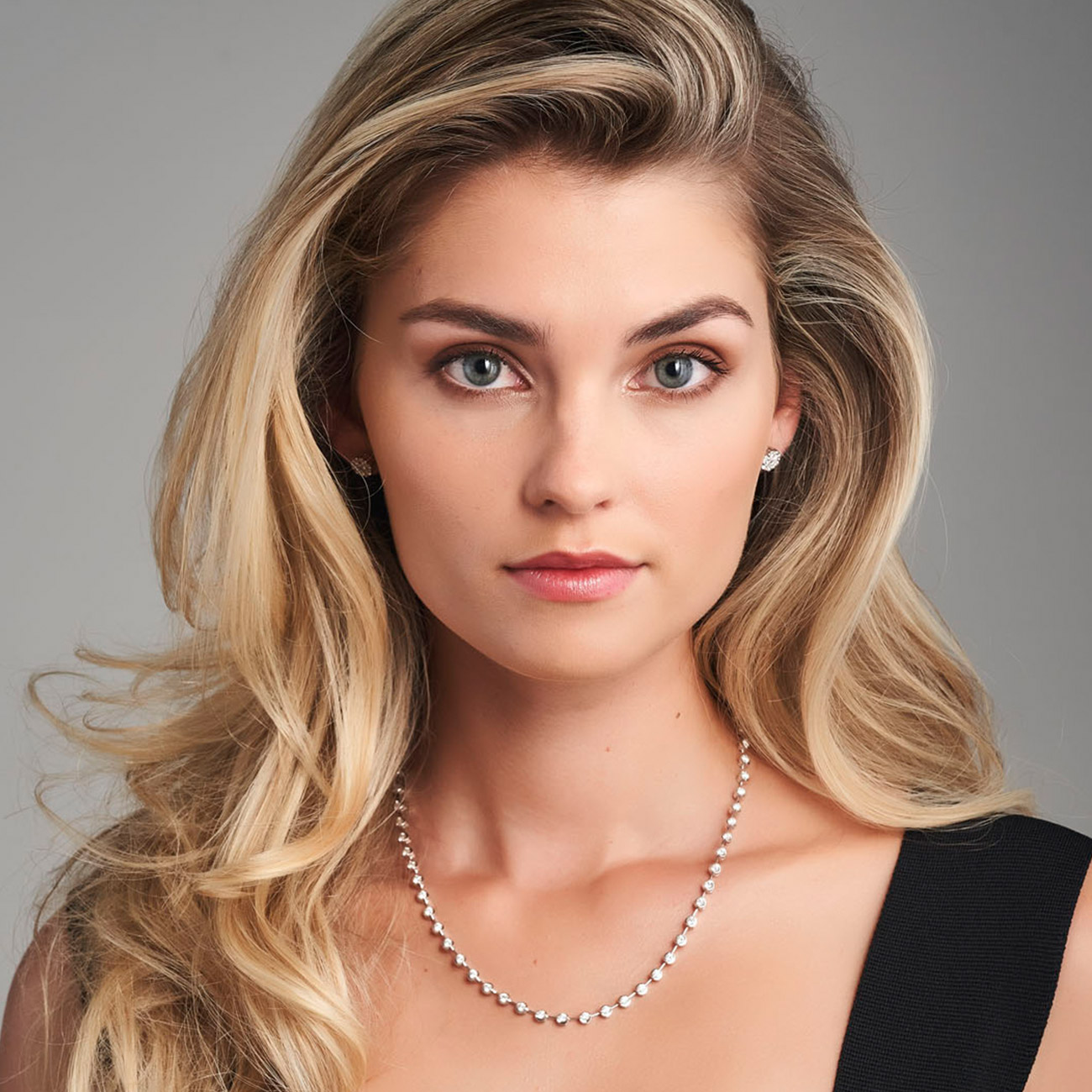 Diamond Necklace In 18K White Gold