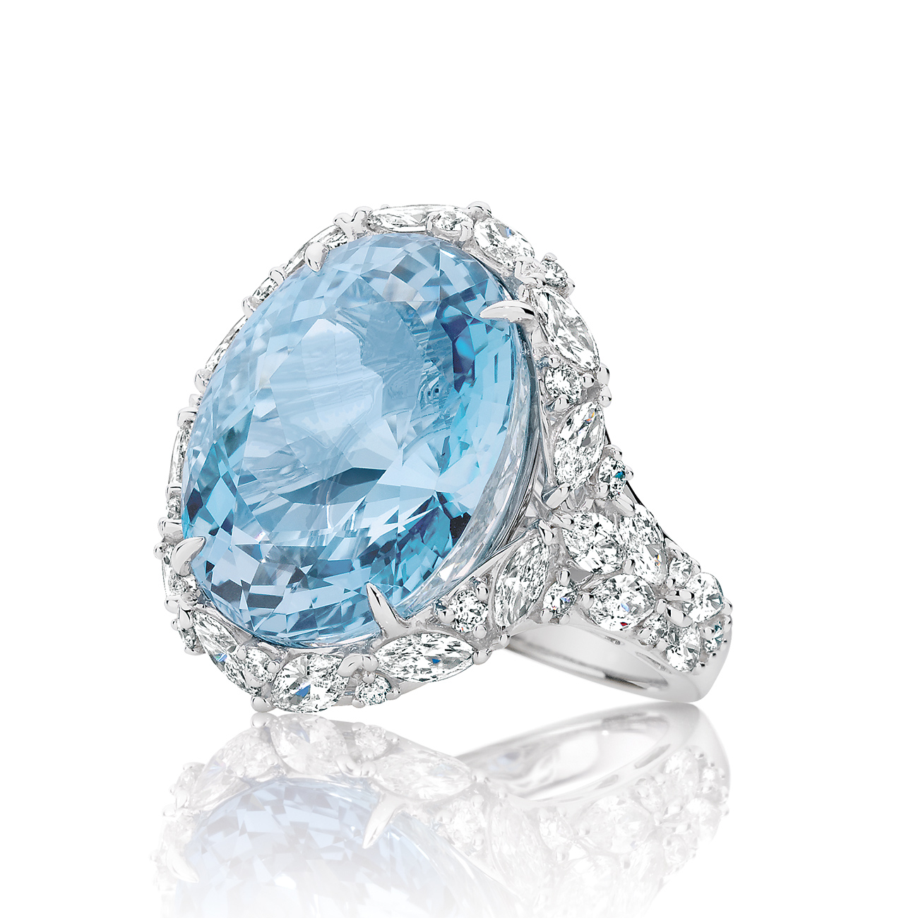 Santa Maria Aquamarine and Diamond Cocktail Ring