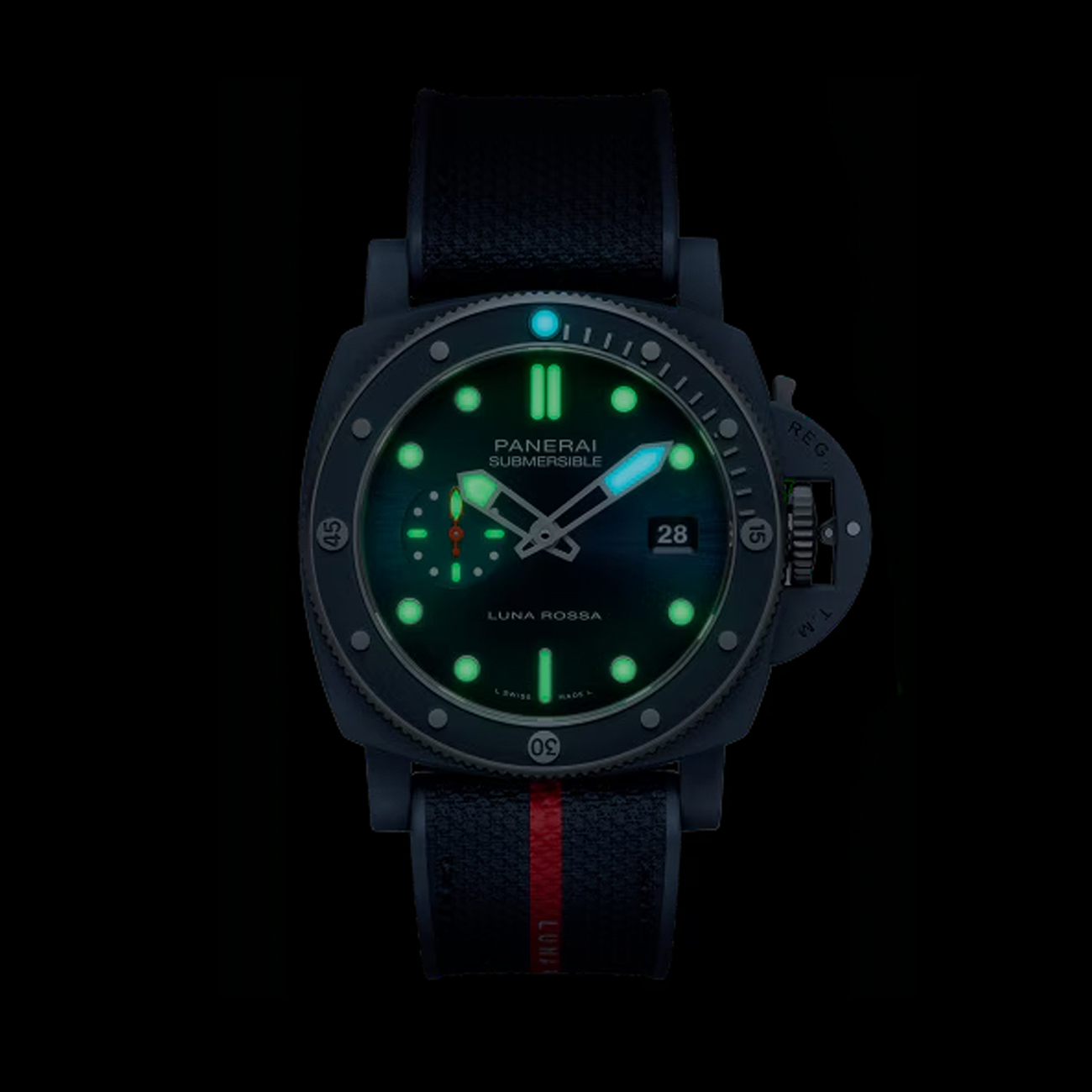 Panerai Submersible QuarantaQuattro Luna Rossa Ti-Ceramitech™ 44mm
