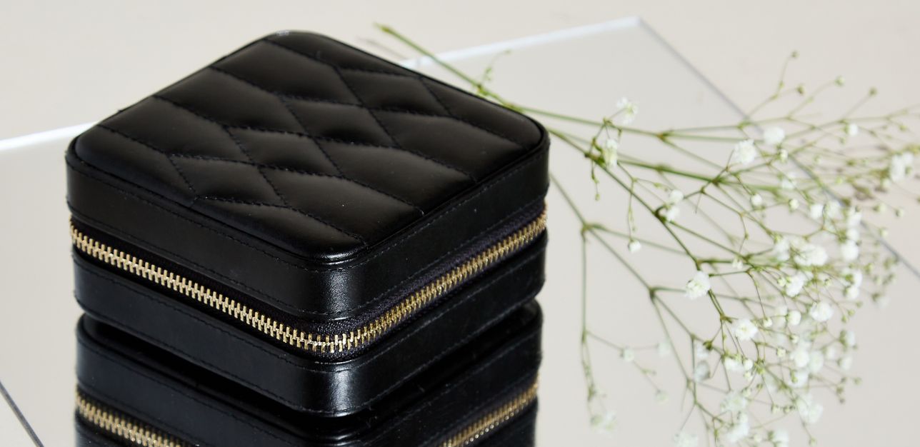 Caroline Travel Zip B-Out