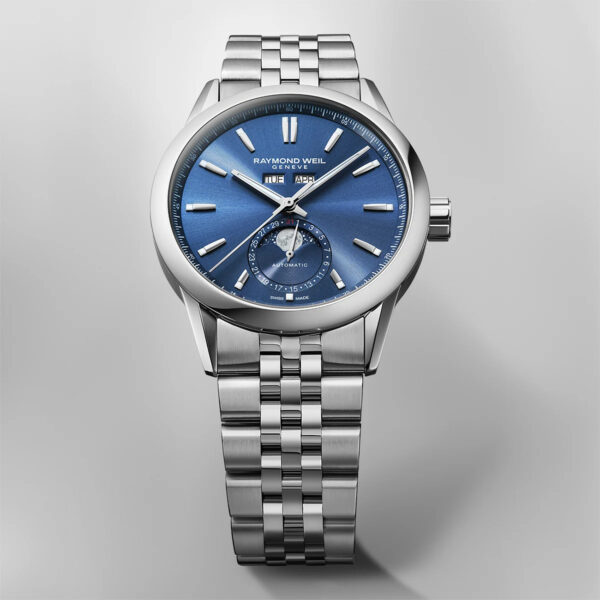 Raymond Weil Freelancer 40mm Complete Calendar watch with stainless steel bracelet and blue sunray dial