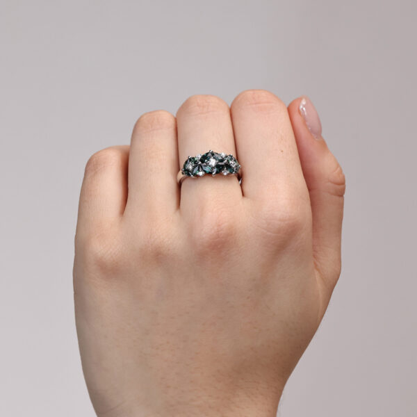 Teal Australian Sapphire & Diamond Primrose Ring - SDD-MQDMWT001