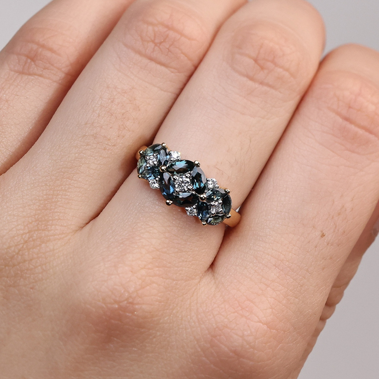 Blue Australian Sapphire &#038; Diamond Primrose Ring