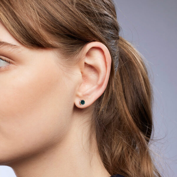 Maira earrings with round blue Australian sapphires in 9k yellow gold claw settings