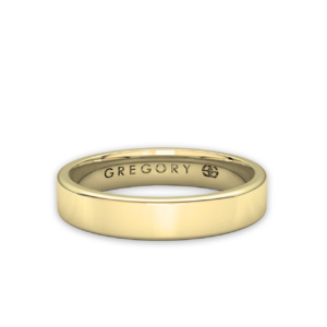 Classic Wedding Band in 18K Yellow Gold