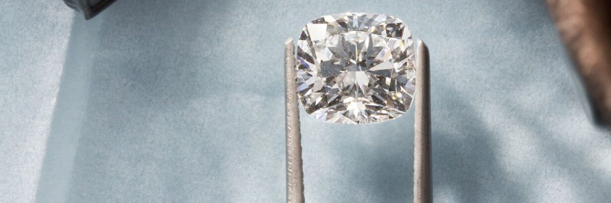 Carat or Size: What Really Matters When Choosing a Diamond