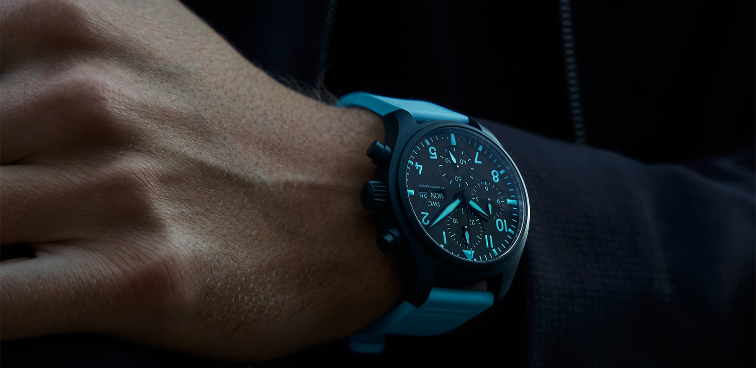 FY26_IW389411_Pilot_Wristshot_George_Russell_BANNER