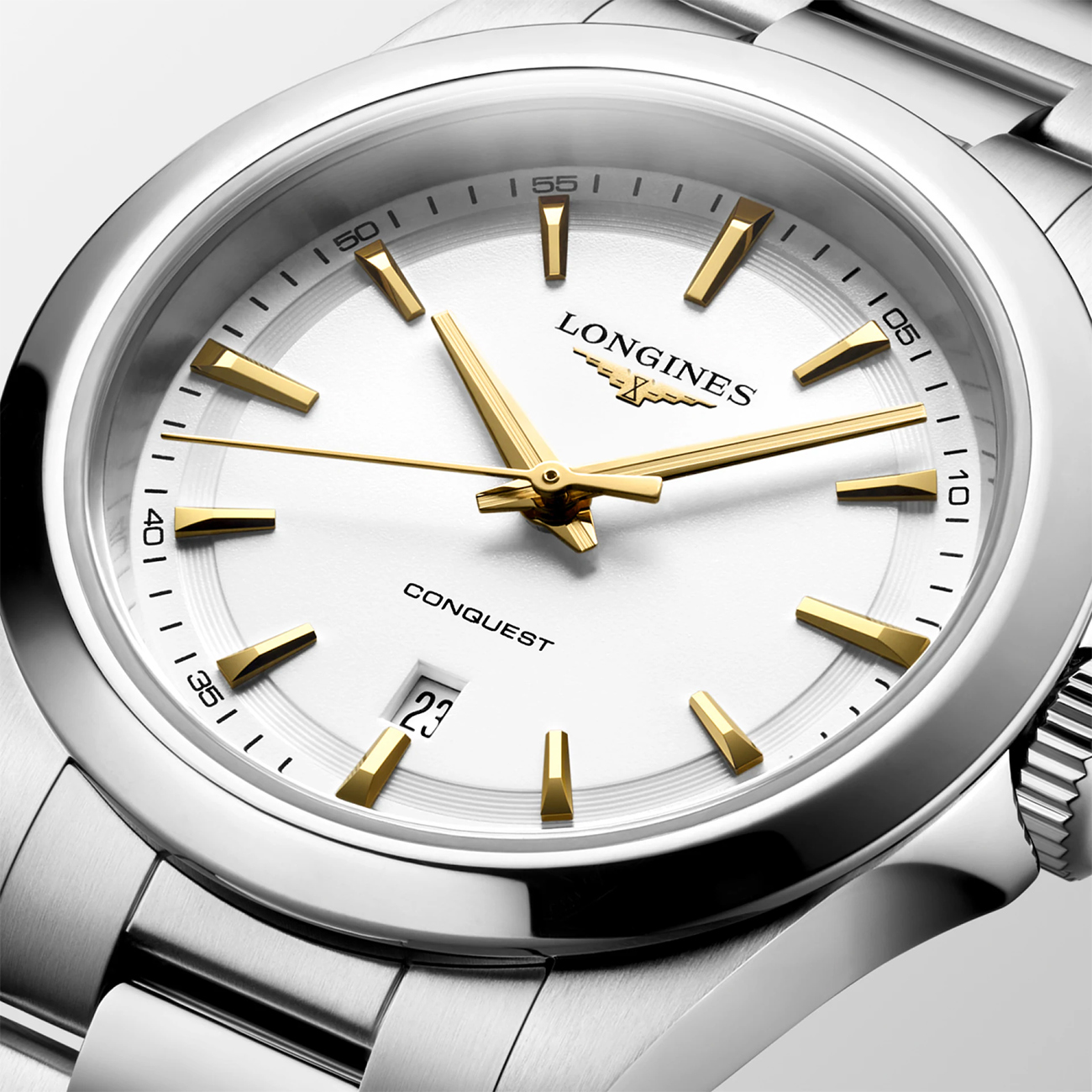 Longines Conquest L3.350.4.12.6 White Dial 30mm Watch Longines Conquest L3.350.4.12.6 ladies' 30mm stainless steel quartz watch with white sandblasted dial