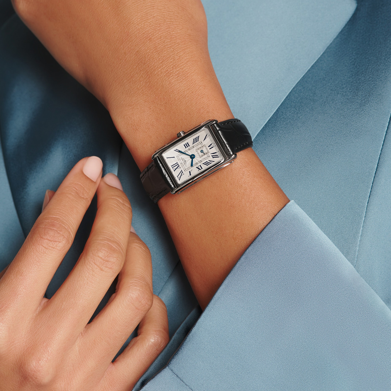 Longines DolceVita L5.255.4.71.0 Quartz Watch Longines DolceVita L5.255.4.71.0 rectangular stainless steel watch with silver flinqué dial and black alligator strap