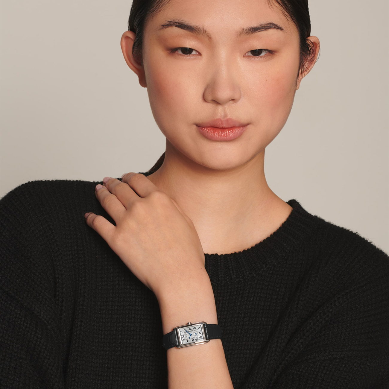Longines DolceVita L5.255.4.71.0 Quartz Watch Longines DolceVita L5.255.4.71.0 rectangular stainless steel watch with silver flinqué dial and black alligator strap