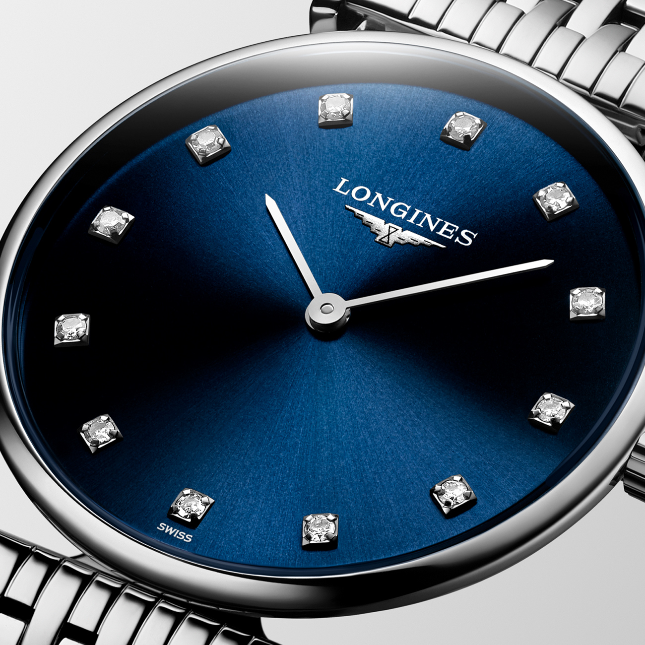Longines La Grande Classique L4.512.4.97.6 Blue Dial Watch Longines La Grande Classique de Longines L4.512.4.97.6 women’s quartz watch with sunray blue dial and stainless steel bracelet