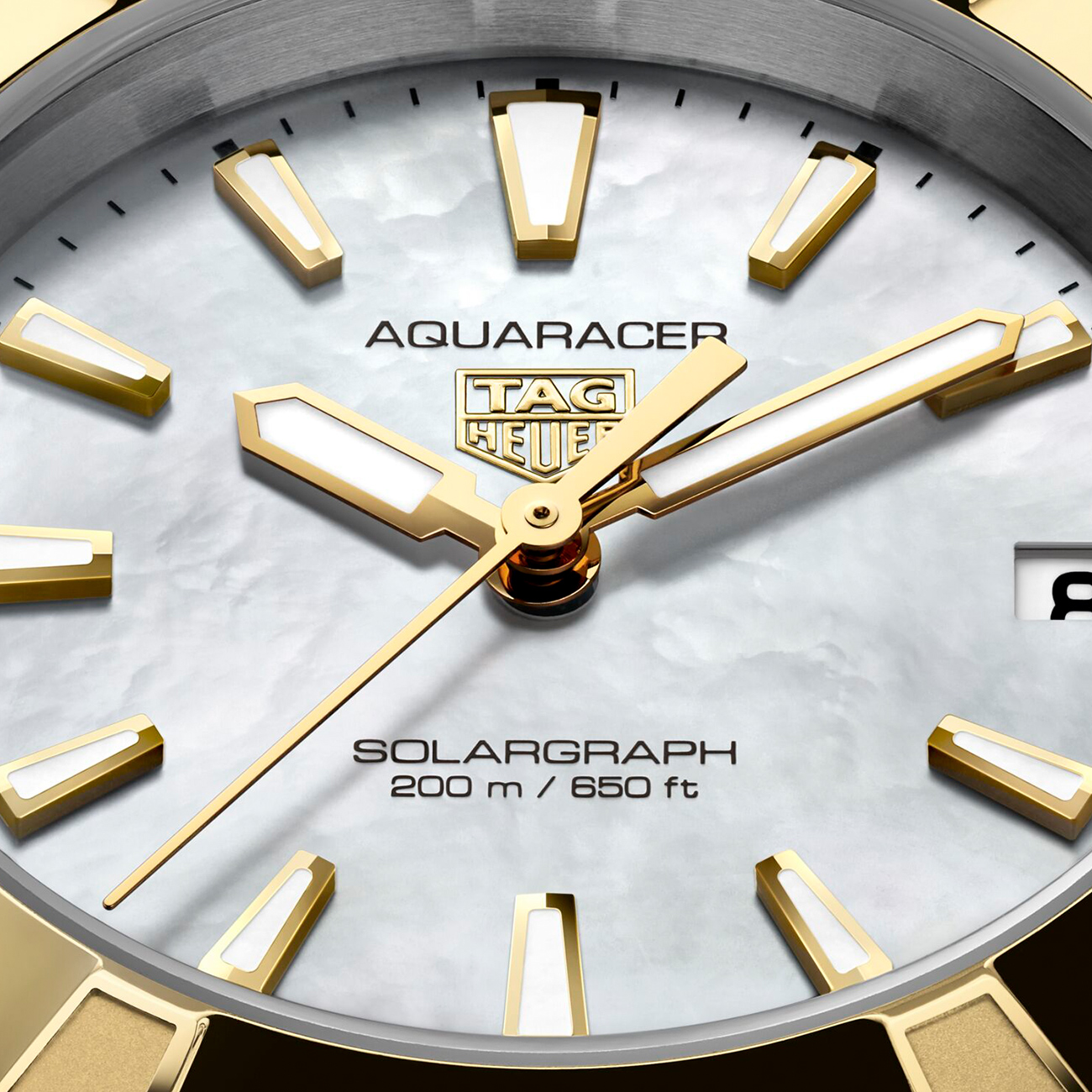 TAG Heuer Aquaracer Professional 200 Solargraph WBP1327.BB0004 34mm TAG Heuer Aquaracer Professional 200 Solargraph WBP1327.BB0004 mother of pearl dial two-tone watch - close up